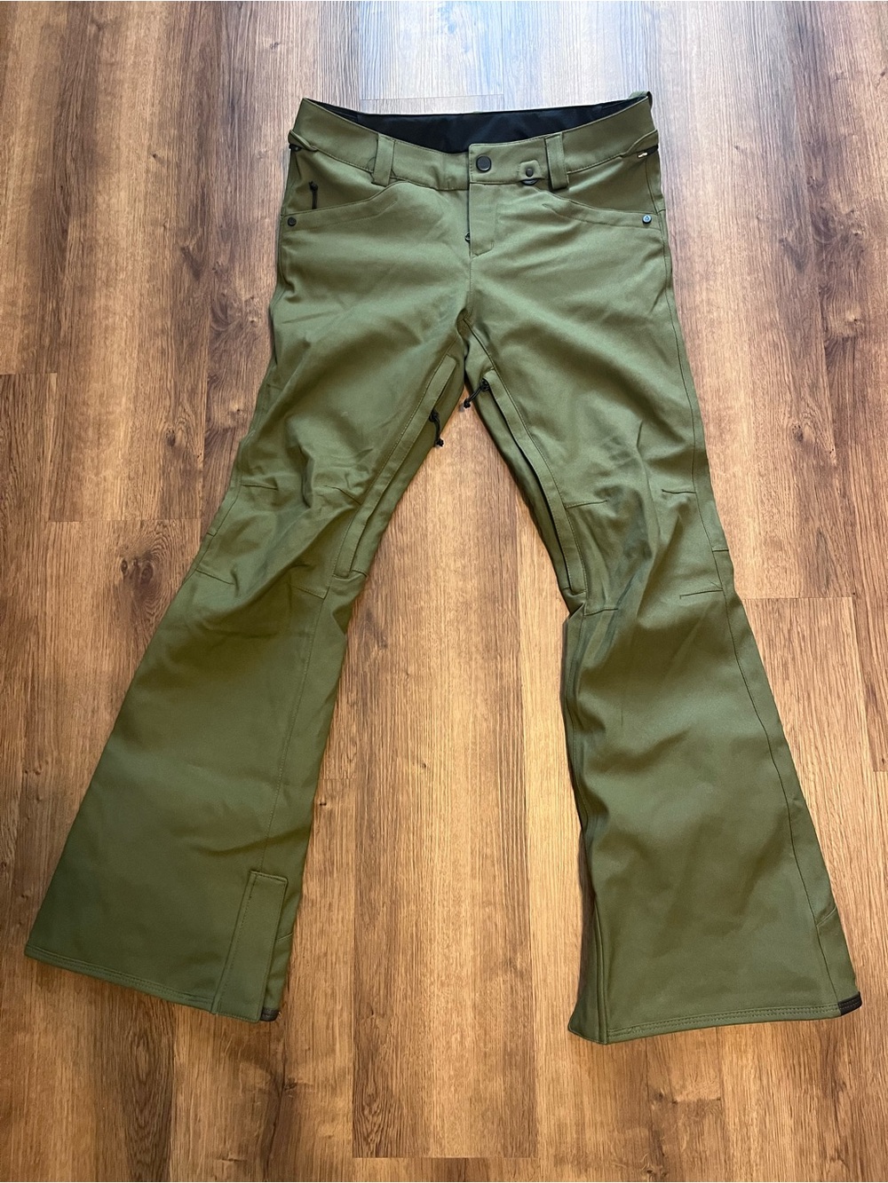 Volcom women’s snowboard pants